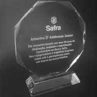 Troféu de cristal ou vidro Personalizado